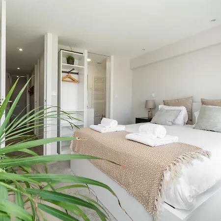 Charming Duplex With Terrace شقة *