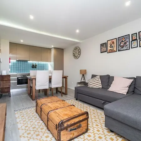 Charming Duplex With Terrace شقة Lisboa