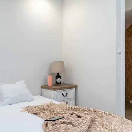 Charming Duplex With Terrace شقة Lisboa